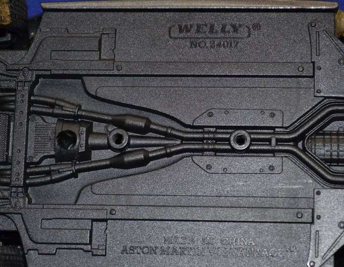 Welly James Bond 007  - Die another Day - Aston Martin V12 Model
