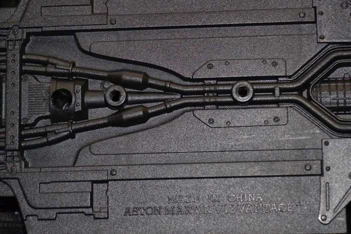 Welly James Bond 007  - Die another Day - Aston Martin V12 Model