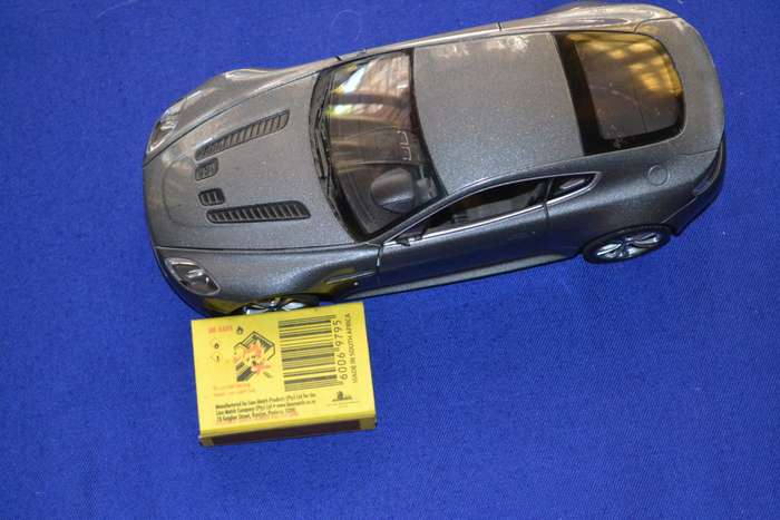 Welly James Bond 007  - Die another Day - Aston Martin V12 Model