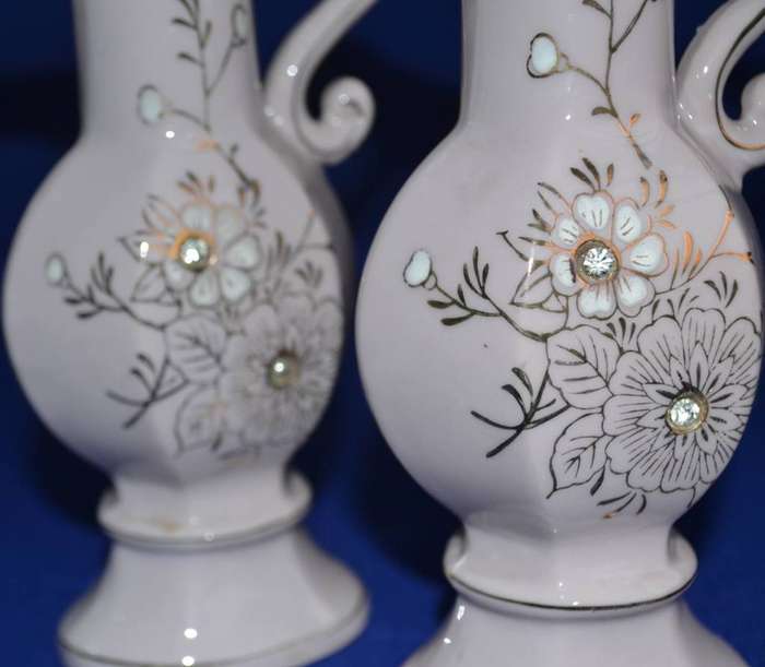 Two Pairs Decorative Porcelain Jugs / Pitchers