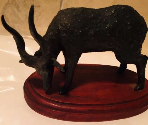 SMALL BRONZE BULL/OX  DESK TOP SIZE SUITABLE FOR EXECUTIVE DESK  /STUDY/MANTLEPIECE