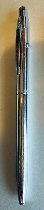 VINTAGE FISHER SPACE PEN WITH REAR RELEASE AND SIDE RETRACTION BUTTON