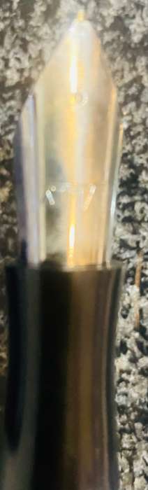 COLLECTION OF OVERSIZED NOVELTY PENS IN AN OVERSIZED PARKER INK CONTAINER