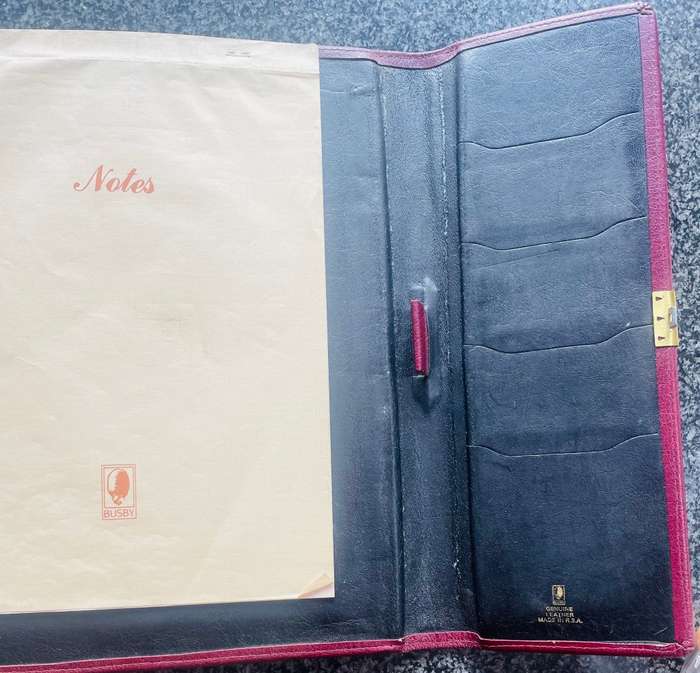 BUSBY MAROON LEATHER A4 RING FILE FOLDER AND NOTEPAD HOLDER IN EXCELLENT CONDITION