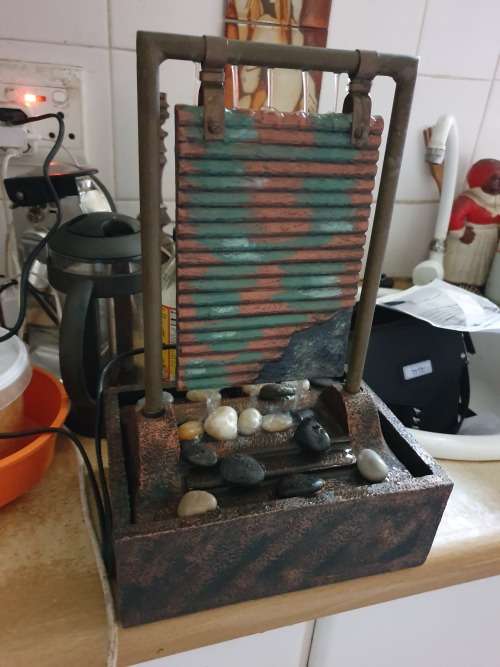 INDOOR TABLE OR DESK TOP WATER FEATURE FOUNTAIN + STONES