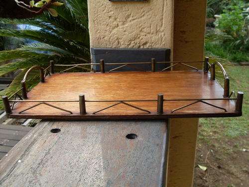 LOVELY OLD VINTAGE BRASS DETAIL & WOOD TRAY. USEFUL