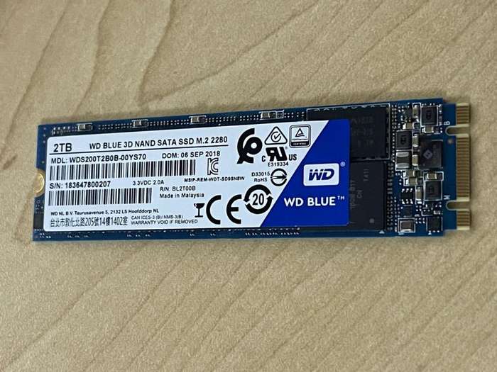 2TB WD BLUE 3D NAND SATA SSD M.2 2280 (LIKE NEW)