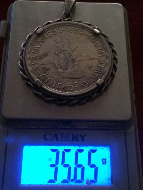 CRAZY R1!!!! 1952 crown in pendant!!!