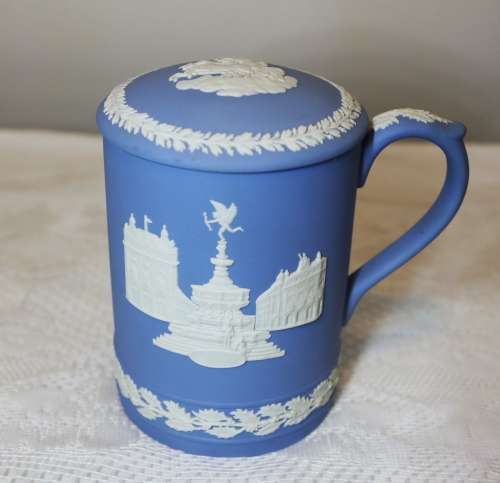 WEDGWOOD--TANKARD-mug-Christmas 1971