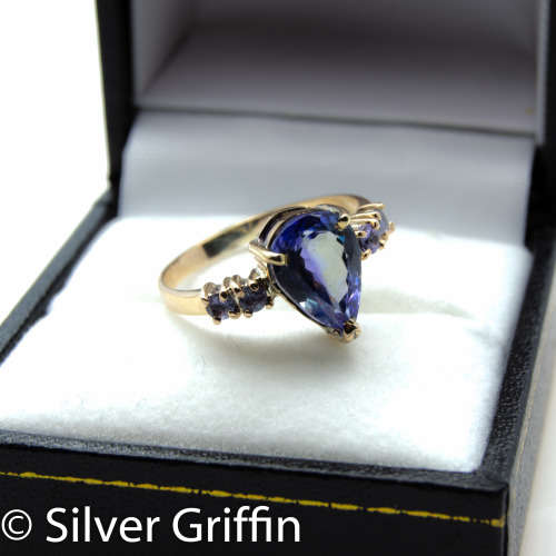 *2.84 tcw 100% Natural Tanzanite Ring  9ct Solid  Gold.