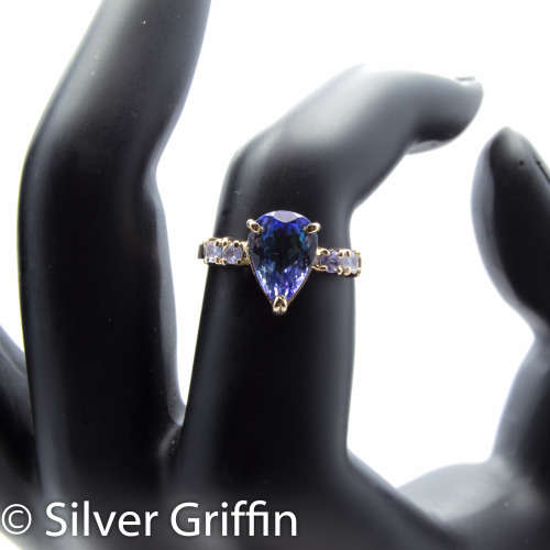 *2.84 tcw 100% Natural Tanzanite Ring  9ct Solid  Gold.