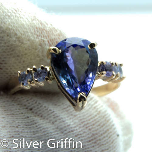 *2.84 tcw 100% Natural Tanzanite Ring  9ct Solid  Gold.