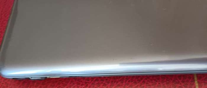 Dell Latitude 13 3380 touchscreen i5  7th gen ,8Gb ram,  256Gb SSD drive , (cosmetic issue)