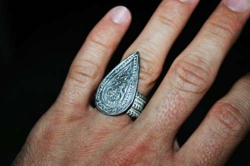 *OMANI*EXTREMELY RARE ANTIQUE OMANI ( ZANZIBAR ) TRIBAL STERLING SILVER BULKY RING !VALUE R1950