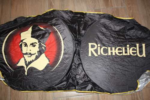 Richelieu Collapsible Sun-shield