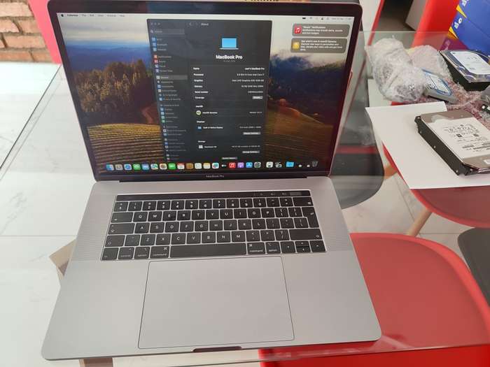 MacBook Pro 2018 - 15-Inch - Core i7 - 16GB RAM - 512GB SSDD - Space Grey