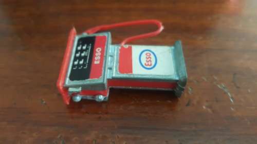VINTAGE STEEL ESSO PETROL/DIESEL PUMP TOY