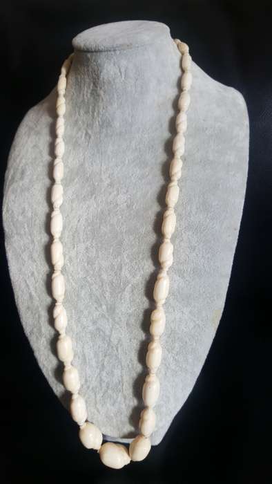 Beautiful Vintage Hand Carved Bone Necklace