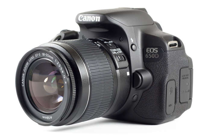 CANON 650D Digital SLR CAMERA with Canon 18-55mm Mark III Lens (18 Megapixels) DSLR Camera Kit