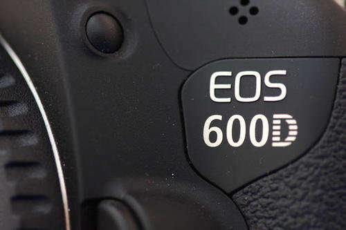 Canon EOS 600D Digital SLR CAMERA BODY ONLY - PROFESSIONAL [18 Megapixels]