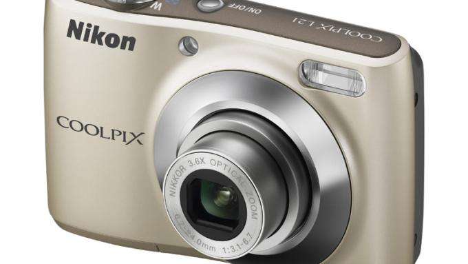 Nikon Coolpix L21 8MP Digital Camera with 3.6x Optical Zoom and 2.5-Inch LCD
