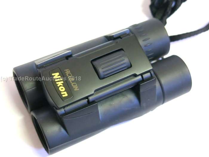 NIKON ACULON  FOLDABLE BINOCULAR 10X25