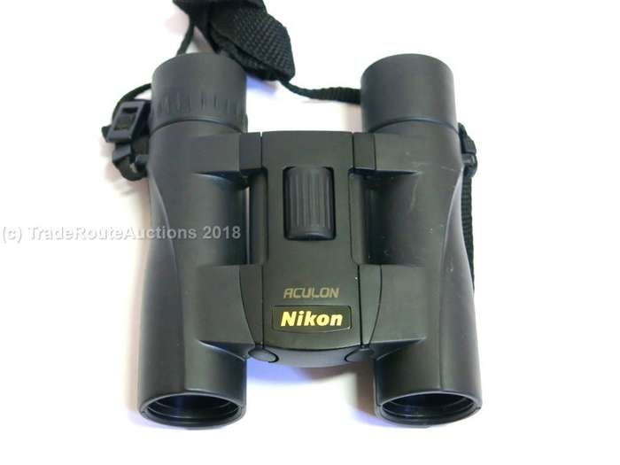NIKON ACULON  FOLDABLE BINOCULAR 10X25