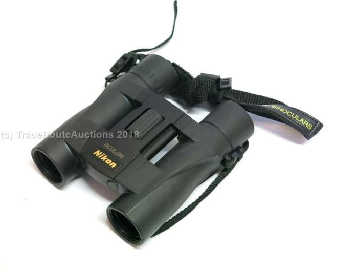 NIKON ACULON  FOLDABLE BINOCULAR 10X25