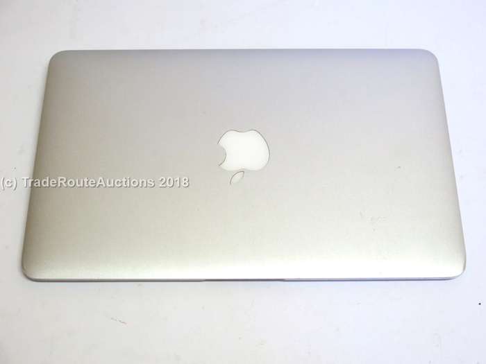 MacBook Air 11.6-inch | Core i5 1.6GHz | 2GB DDR3 RAM | 64GB SSD FLASH - Macbook Air