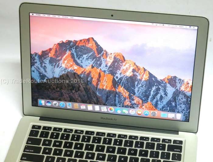 Apple MacBook Air 13.3-inch | Core i5 1.7GHz | 4GB DDR3 | 256GB SSD FLASH