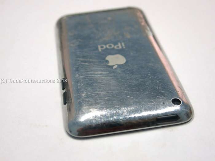Apple iPod Touch 4th Generation Black | 8GB Retina Display | MC540BT/A | A1367