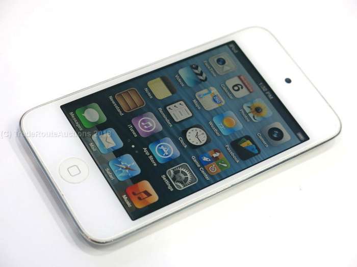 Apple iPod Touch 4th Generation White | 8GB Retina Display | MD057BT/A | A1367
