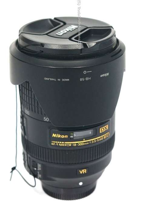 NIKON AF-S DX NIKKOR 18-300mm f/3.5-5.6G ED VR ii Lens for Nikon Digital SLR Cameras