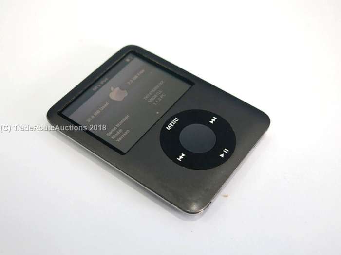 Apple iPod Nano | Black | 8GB | 3rd Generation | MB261 | A1236  **** IPOD NANO ****