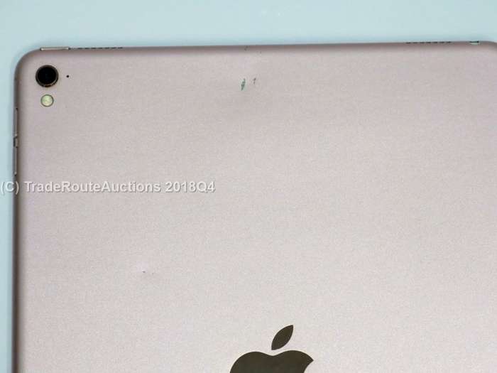 Apple iPad Pro (9.7") 128GB Rose Gold Wi-Fi MM192LL/A - (BOXED)