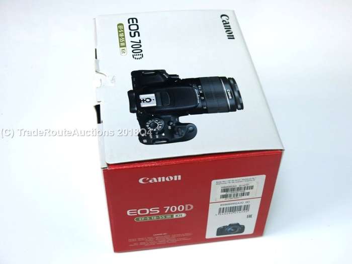 BOXED - Canon EOS 700D DIGITAL SLR CAMERA KIT WITH 18-55MM iii LENS | 18.0 MP FULL HD