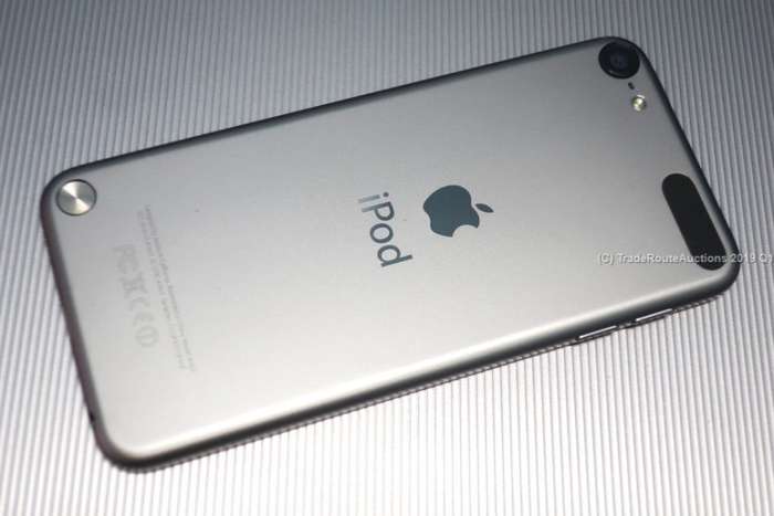 Apple iPod Touch | SPACE GREY | 32GB | 5th Generation | A1421 | ME978BT/A | RETINA DISPLAY