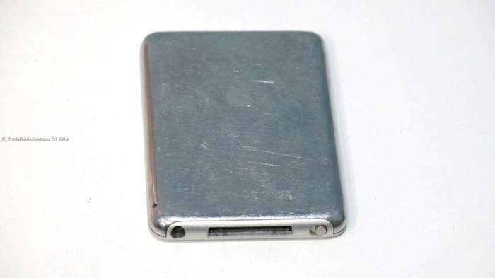 Apple iPod Nano | SILVER | 8GB | 3rd Generation | MB980 | A1236  **** IPOD NANO ****
