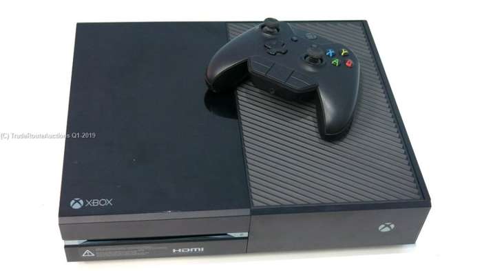 BOXED - Microsoft Xbox One 500GB Model 1540 Gaming Console + 1 Controller