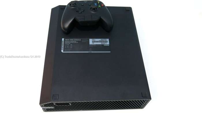 BOXED - Microsoft Xbox One 500GB Model 1540 Gaming Console + 1 Controller