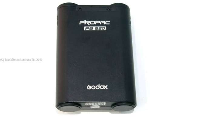 GODOX Propac PB820 Lithium-ion External battery backup for Speedlites plus Cable Model NX