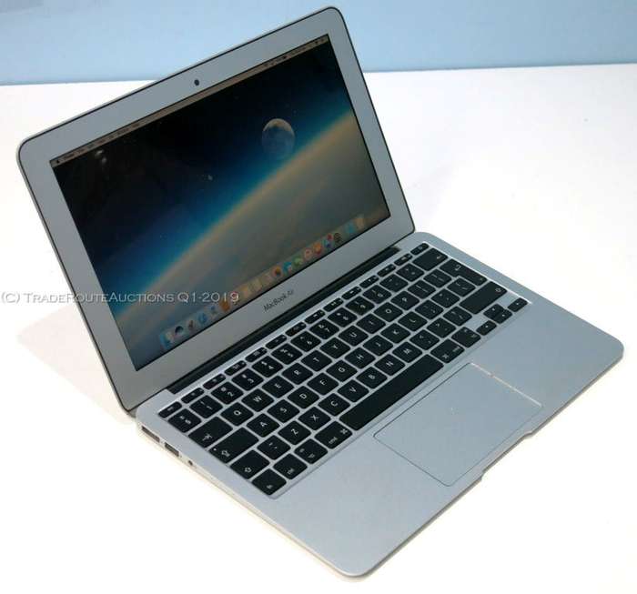 MacBook Air 11.6-inch | Core i5 1.3GHz | 4GB DDR3 RAM | 128GB SSD FLASH - Macbook Air MID 2013