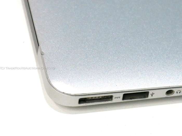 MacBook Air 11.6-inch | Core i5 1.3GHz | 4GB DDR3 RAM | 128GB SSD FLASH - Macbook Air MID 2013