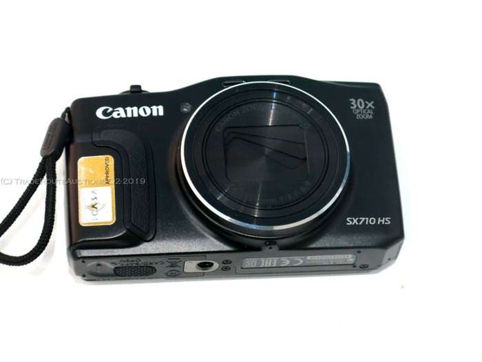 Boxed - Canon SX710 Ultra Zoom Digital Camera Black 20.3MP | WIFI | 30X OPTICAL ZOOM