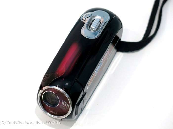 Samsung SMX-C20RP Ultra Compact Camcorder (10x Optical, 2.7 LCD)