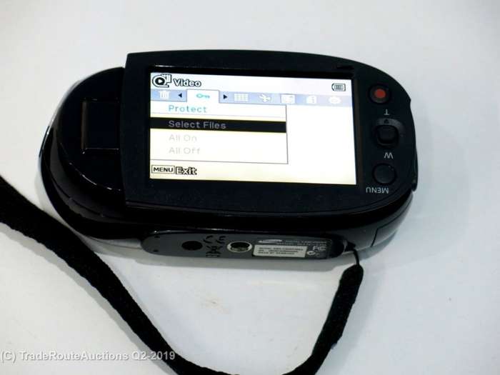 Samsung SMX-C20RP Ultra Compact Camcorder (10x Optical, 2.7 LCD)