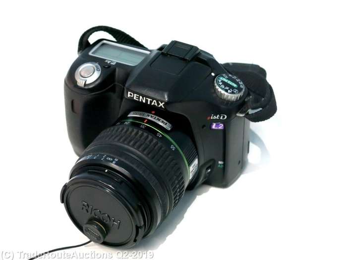 Pentax *ist D L2 DSLR Camera with 18-55 Lens Kit