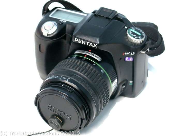 Pentax *ist D L2 DSLR Camera with 18-55 Lens Kit