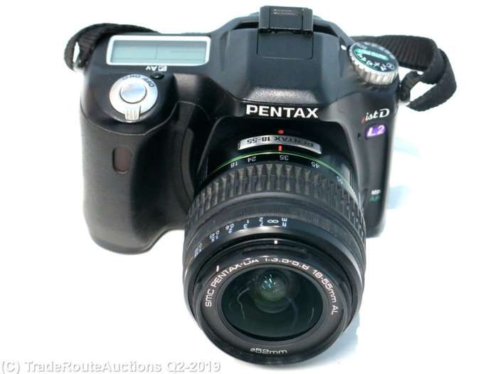Pentax *ist D L2 DSLR Camera with 18-55 Lens Kit