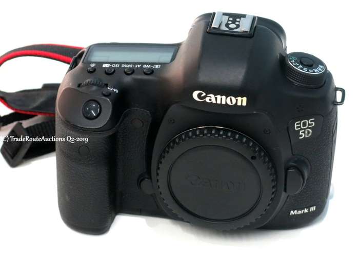 Canon 5D Mark iii 22.3 MP Full Frame CMOS Digital SLR Camera (Body only) - Canon 5d Mark 3